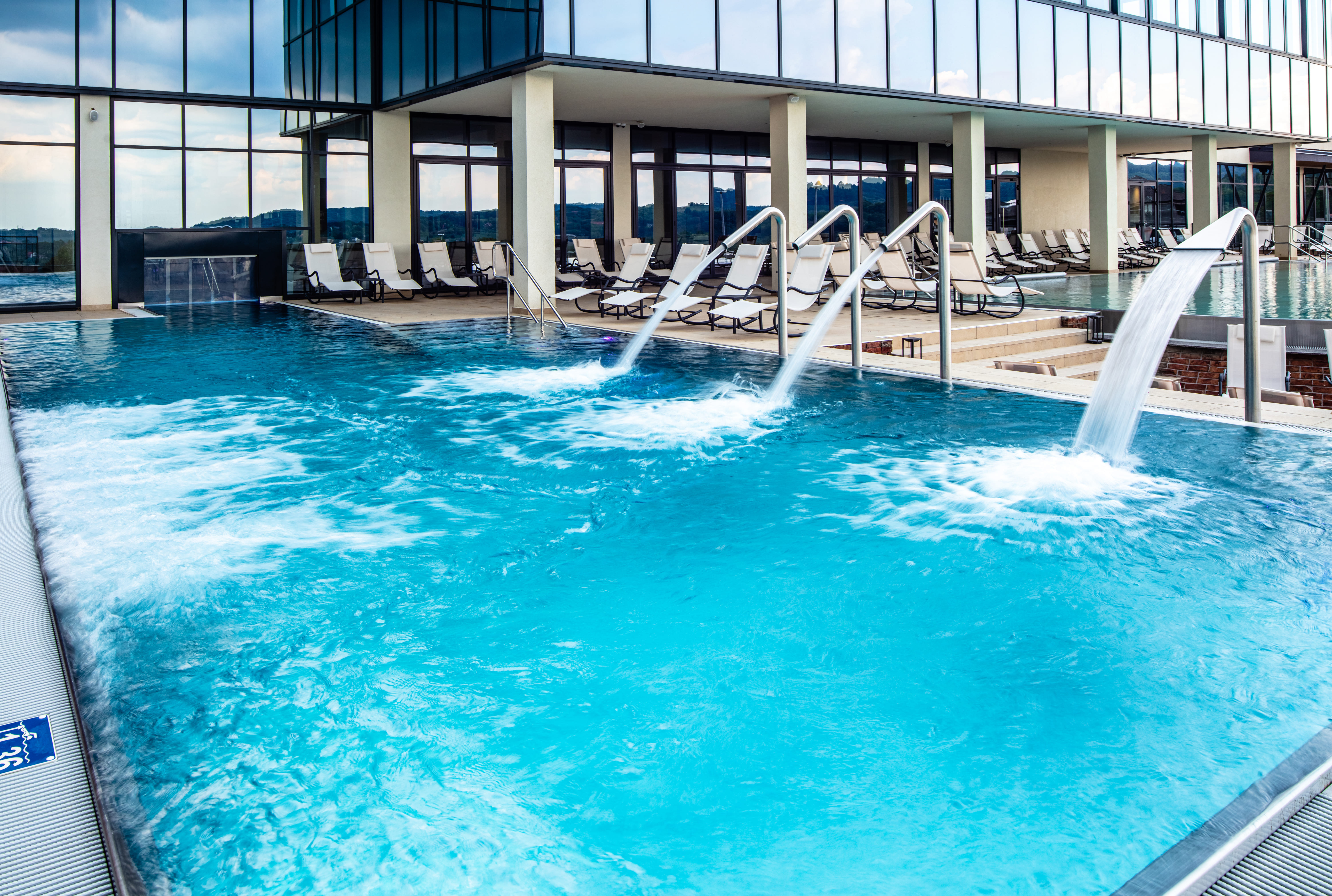Custom pool design